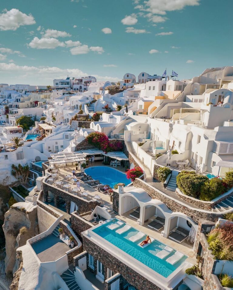 13 Best Restaurants in Santorini with a View You’ll Never Forget